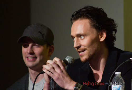  Tom Hiddleston @ New York Comic Con 2011