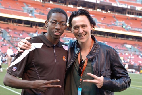  Tom Hiddleston at the Cleveland Browns Game