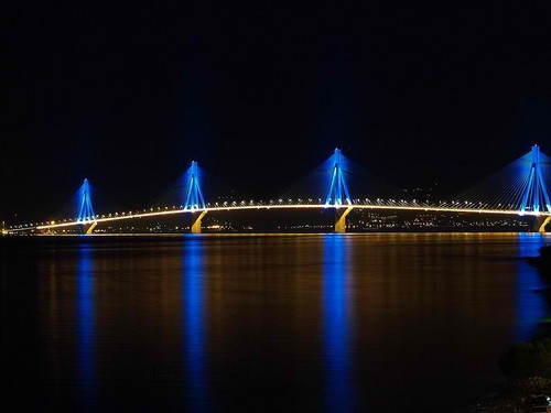  the 流行的 bridge in my city!!