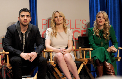  Jennifer Morrison @ the People's Choice Awards 2012 Nominations Press Conference
