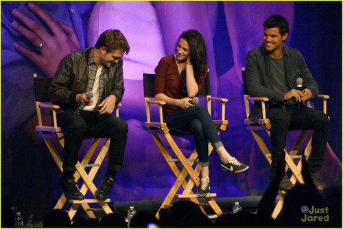  Kristen, Rob & Taylor: Twilight Convention Comrades