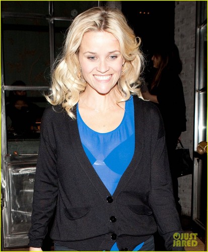  Reese Witherspoon Ditches パイソン, python Bag After PETA Complaint