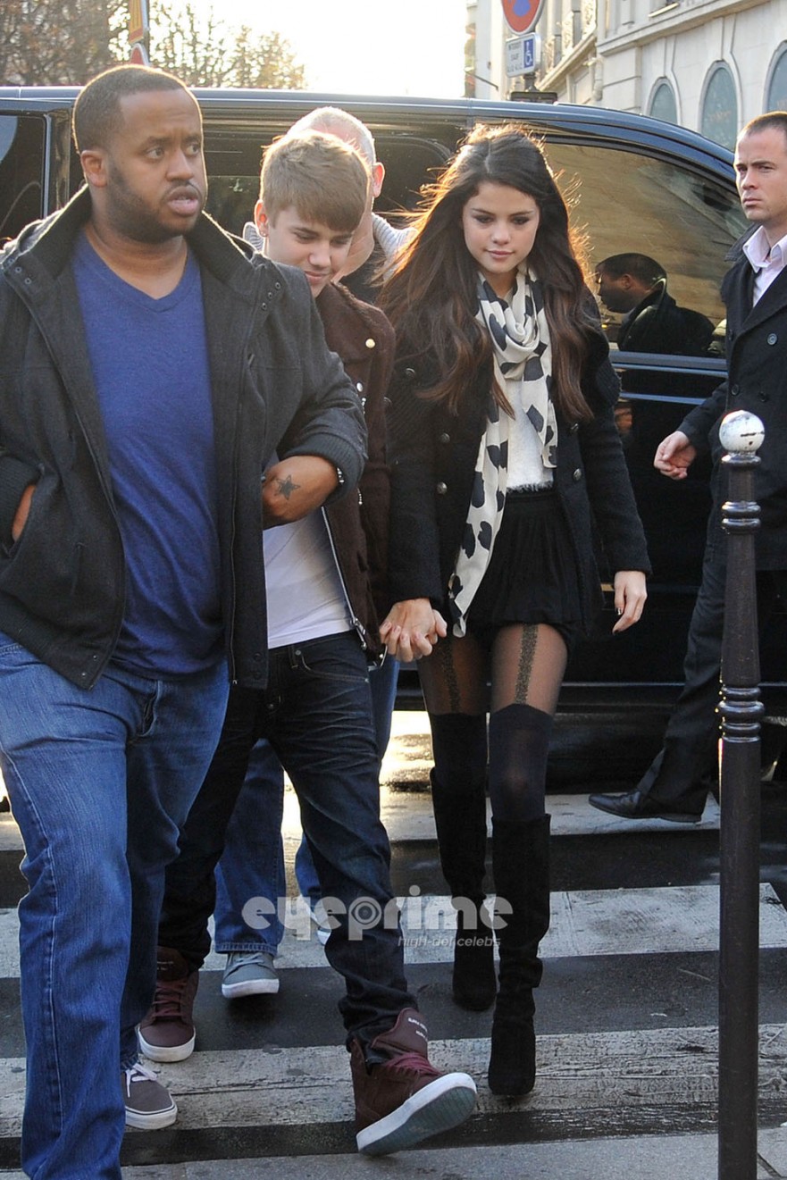 Selena Gomez and Justin Bieber out for lunch in Paris Nov 9