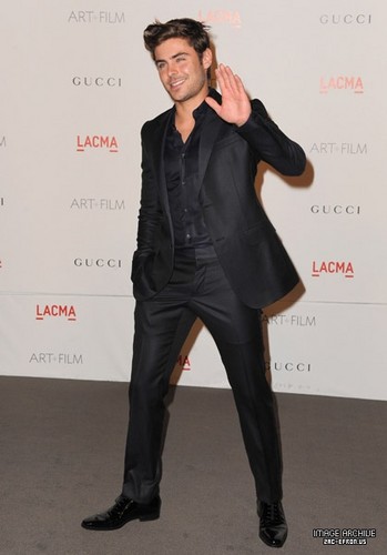  Zac Efron: LACMA Gala to Honor Clint Eastwood!