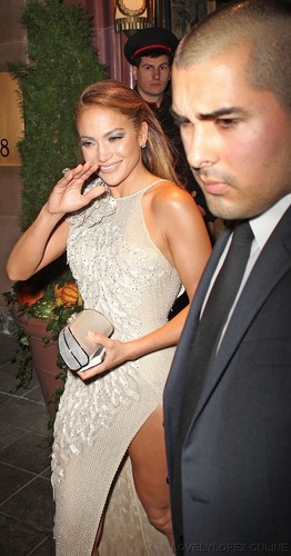 JENNIFER LOPEZ @ GLAMOUR’S 2011 WOMEN OF THE YEAR AWARDS EVENT
