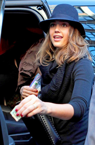 Jessica - En route to the airport in New York - November 09, 2011