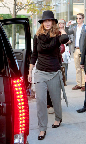  Jessica - En route to the airport in New York - November 09, 2011