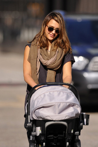  Jessica - Out in New York - November 08, 2011