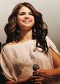 Selena...♥ - selena-gomez photo
