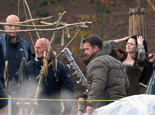  Snow White & the Huntsman: On the Set - Surrey, UK. [November 10, 2011]