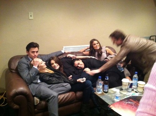The Twilight cast relaxes after fan event