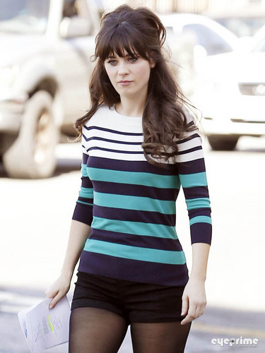  Zooey on the set of "New Girl" in L.A, Nov 9