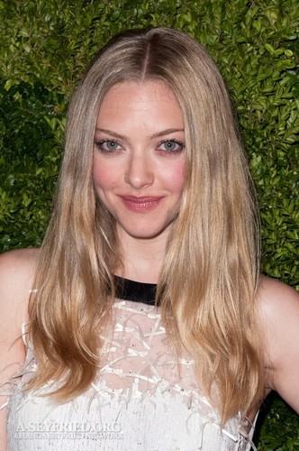  Amanda arriving at the 8th Annual CFDA/Vogue Fashion Fund Awards [11/14/11]