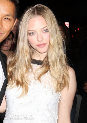  Amanda arriving at the 8th Annual CFDA/Vogue Fashion Fund Awards [11/14/11]