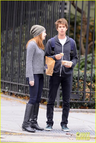  Emma Stone and Andrew Garfield, for a walk on Tuesday (November 15) in New York City.