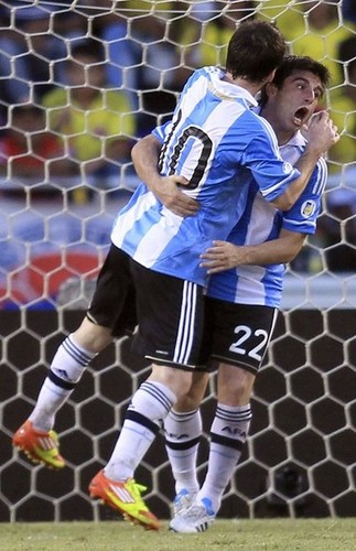  Lionel Messi - Argentina (2) v Colombia (1)