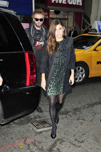  Nikki Reed arrives at NBC Studios in New York City for an appearance on the "Today" tunjuk