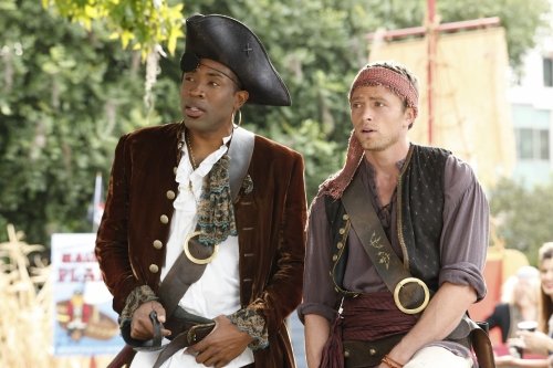http://images5.fanpop.com/image/photos/26800000/Promotional-Photos-1-09-The-Pirate-and-the-Practice-hart-of-dixie-26860183-500-333.jpg