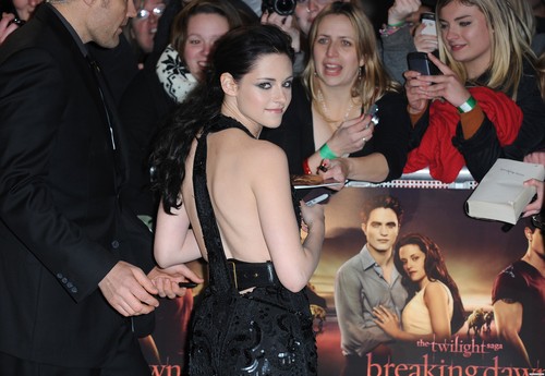  'The Twilight Saga: Breaking Dawn Part 1' london Premiere - November 16, 2011. [New Photos]