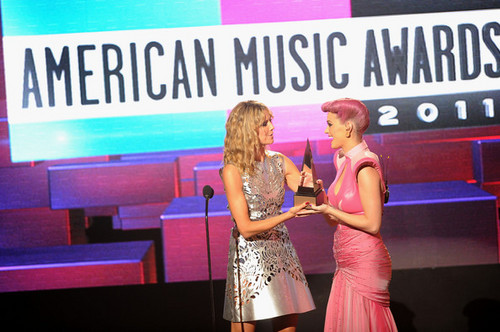  2011 American সঙ্গীত Awards - প্রদর্শনী (November 20)