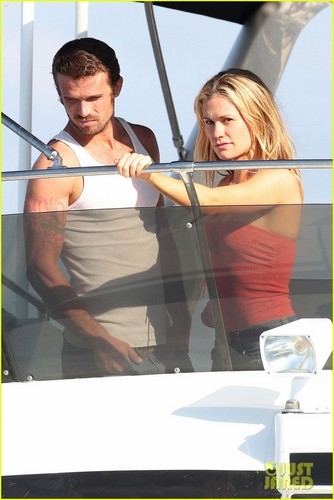 Anna Paquin & Cam Gigandet: 'Free Ride' лодка Time!