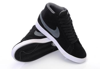  Nikes