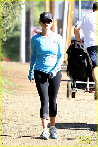 Reese Witherspoon Walks It Out