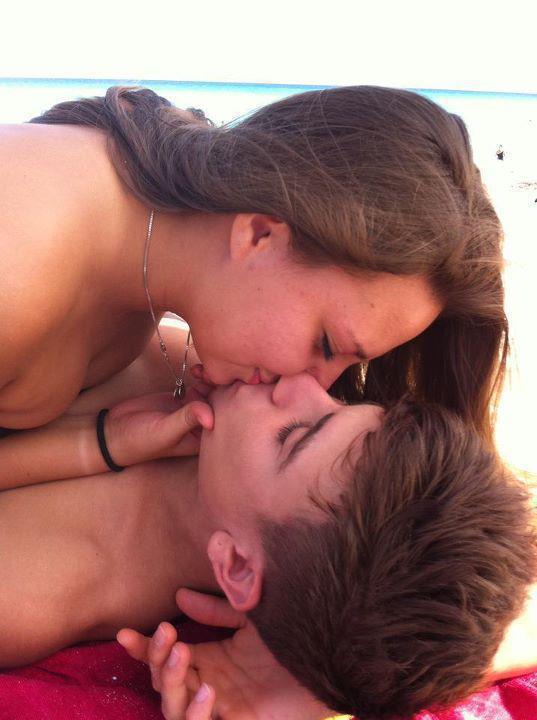 Красивые поцелуи женщин 77 фото - секс фото 