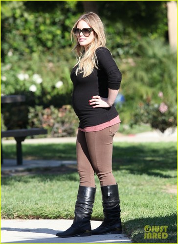 Haylie Duff: Hilary Did A Beautiful Job On Thanksgiving!
