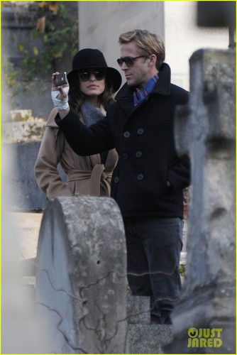  Ryan gosling کے, بطخا & Eva Mendes: Parisian Pair