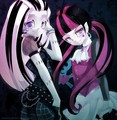 draculaura and frankie - monster-high photo