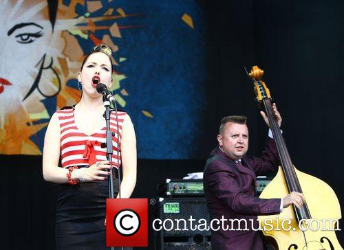  Imelda Performing @ 2011 "Cornbury संगीत Festival" - Oxfordshire