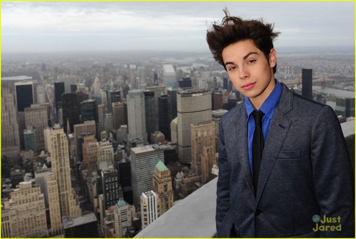 Jake T. Austin: Sky High at Empire State!