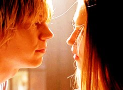  Tate and violet 1x10