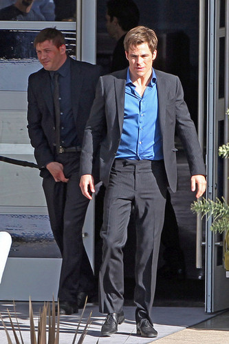  Chris Pine and Tom Hardy are spotted on set of the new film "This Means War" in Los Angeles.