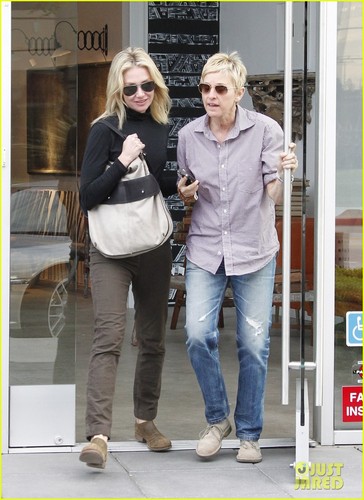  Ellen DeGeneres & Portia de Rossi Check Out the Melrose Project