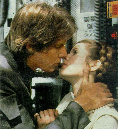  Princess Leia and Han Solo kissing
