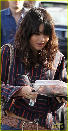 Vanessa Hudgens at after having lunch with some pals on Friday (December 2) in Los Angeles