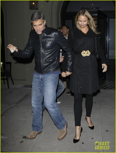  George Clooney & Stacy Keibler: रात का खाना at Craig's!