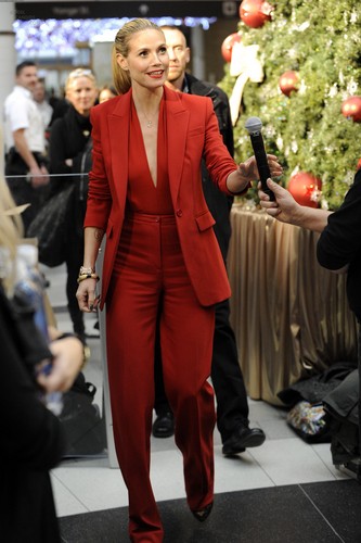  Heidi Klum promoted her new fragrance “Shine” in Toronto, Canada