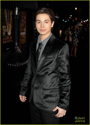  Jake T. Austin: Abigail Breslin is a 'Really Cool Person'