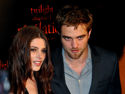  New photos of Rob & Ashley in Paris fan event