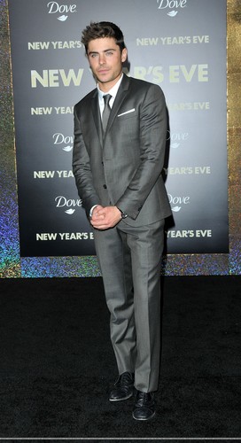 Zac Efron - New Years Eve Primiere (HQ)