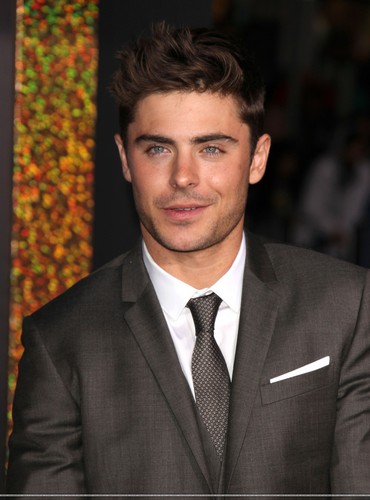 Zac Efron - New Years Eve Primiere (HQ)