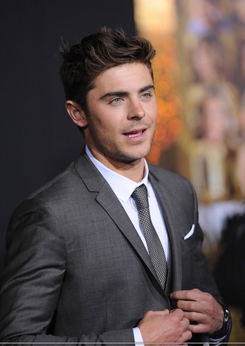  Zac Efron - New Years Eve Primiere