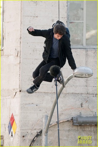  Andrew Garfield: The Amazing Flying Spider-Man!