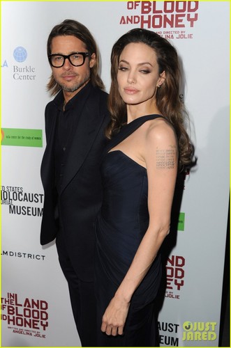  Angelina Jolie & Brad Pitt: 'Blood & Honey' LA Premiere!