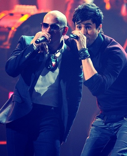  Enrique & Pitbull