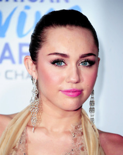 Miley Cyrus - 09/12 American Giving Awards 