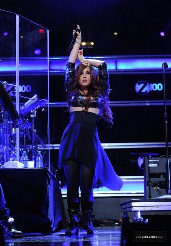  Demi Lovato at the Z100 Jingle Ball